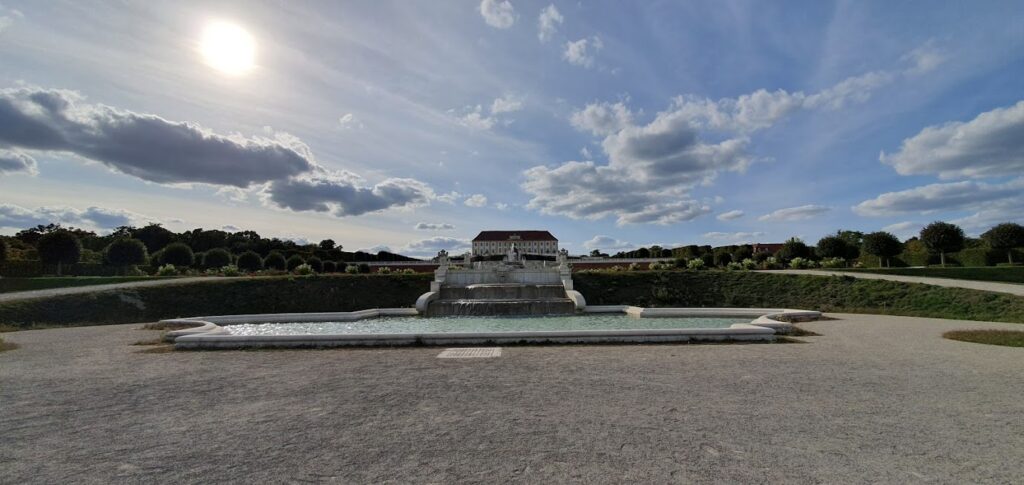 Fountain with Schloss Hof in the background
