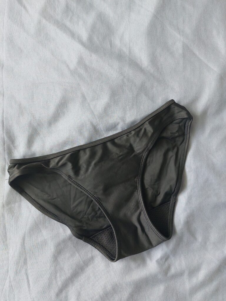 Black bikini bottoms