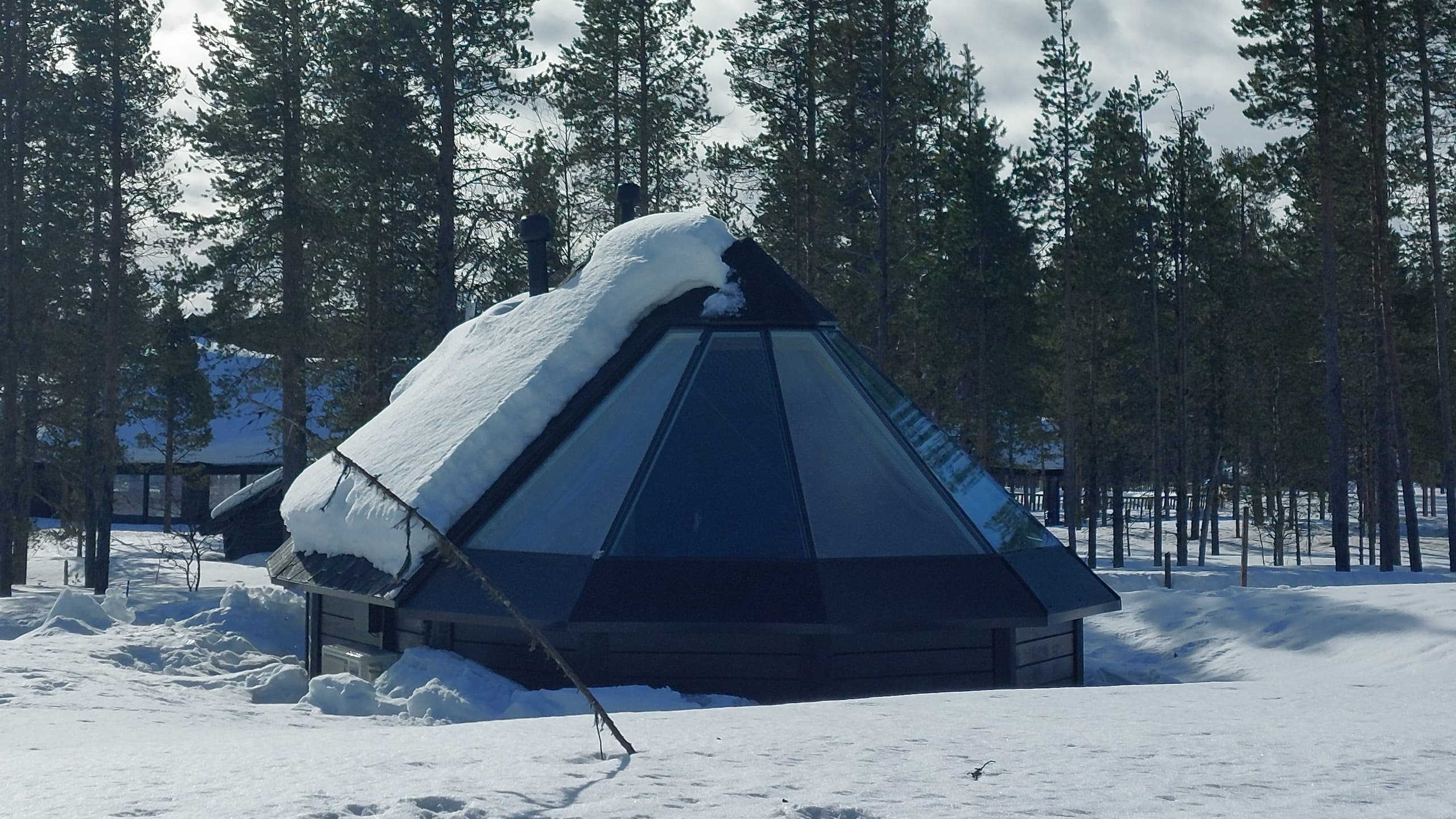 Glass-roof cabin in Lapland