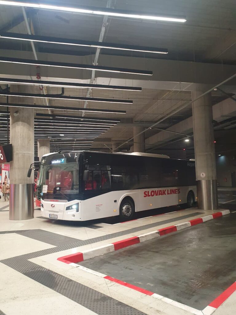 Slovak Lines airport shuttle