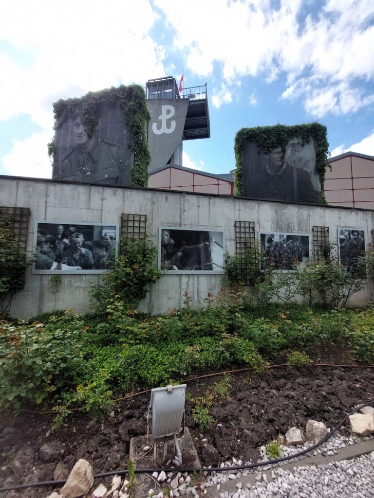 Outdoor exhibition at the Warsaw Uprising Museum
