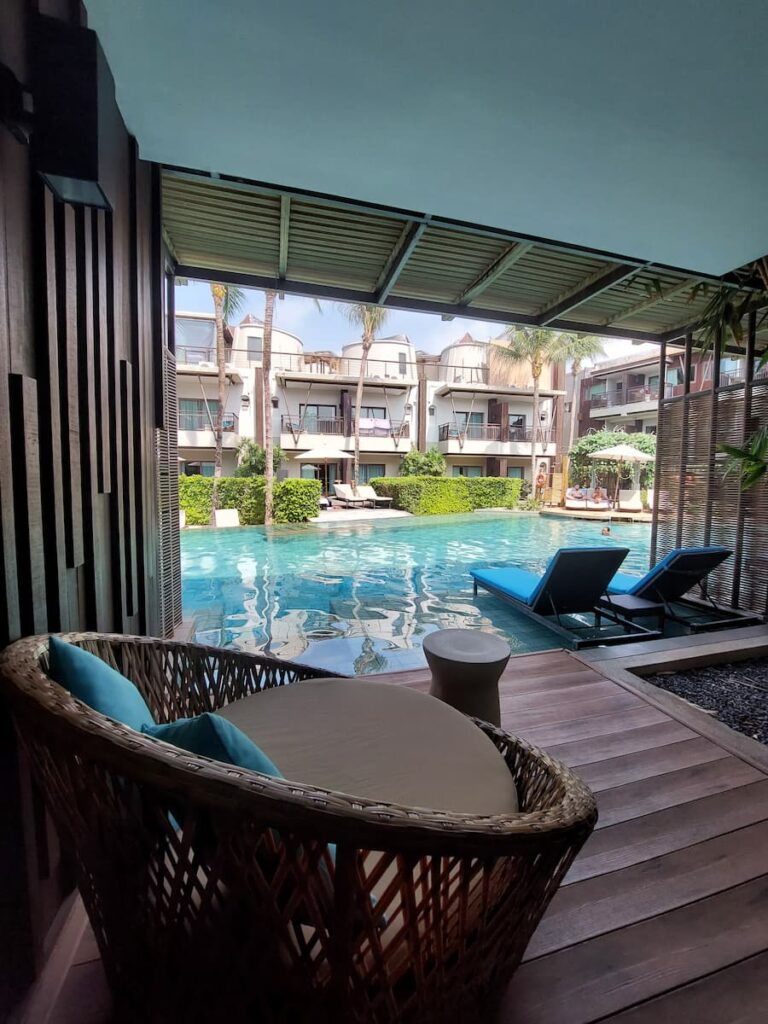 Swim-up room terrace