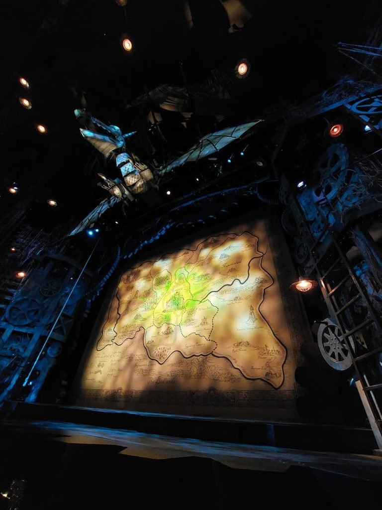 Cheap Front Row Wicked London Tickets: Was It Worth It? 10 Wicked theatre stage from front row seats