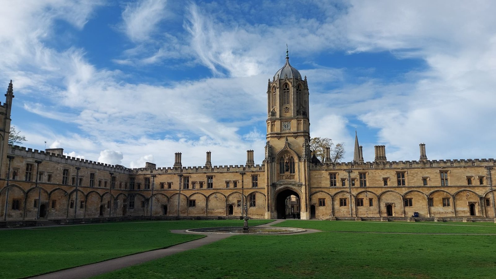 Tom Quad in Christ Church College, Oxford